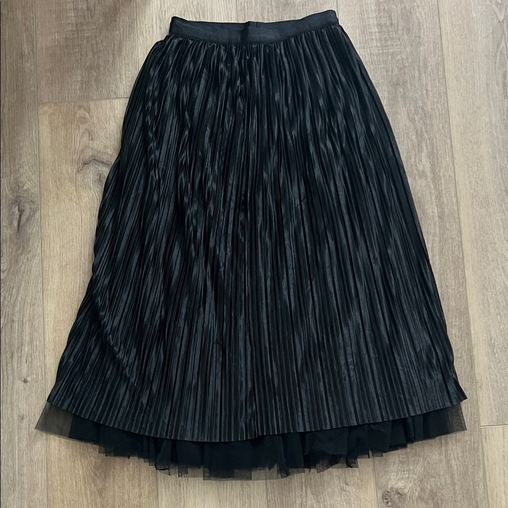 Chic Black A-Line Pleated Skirt